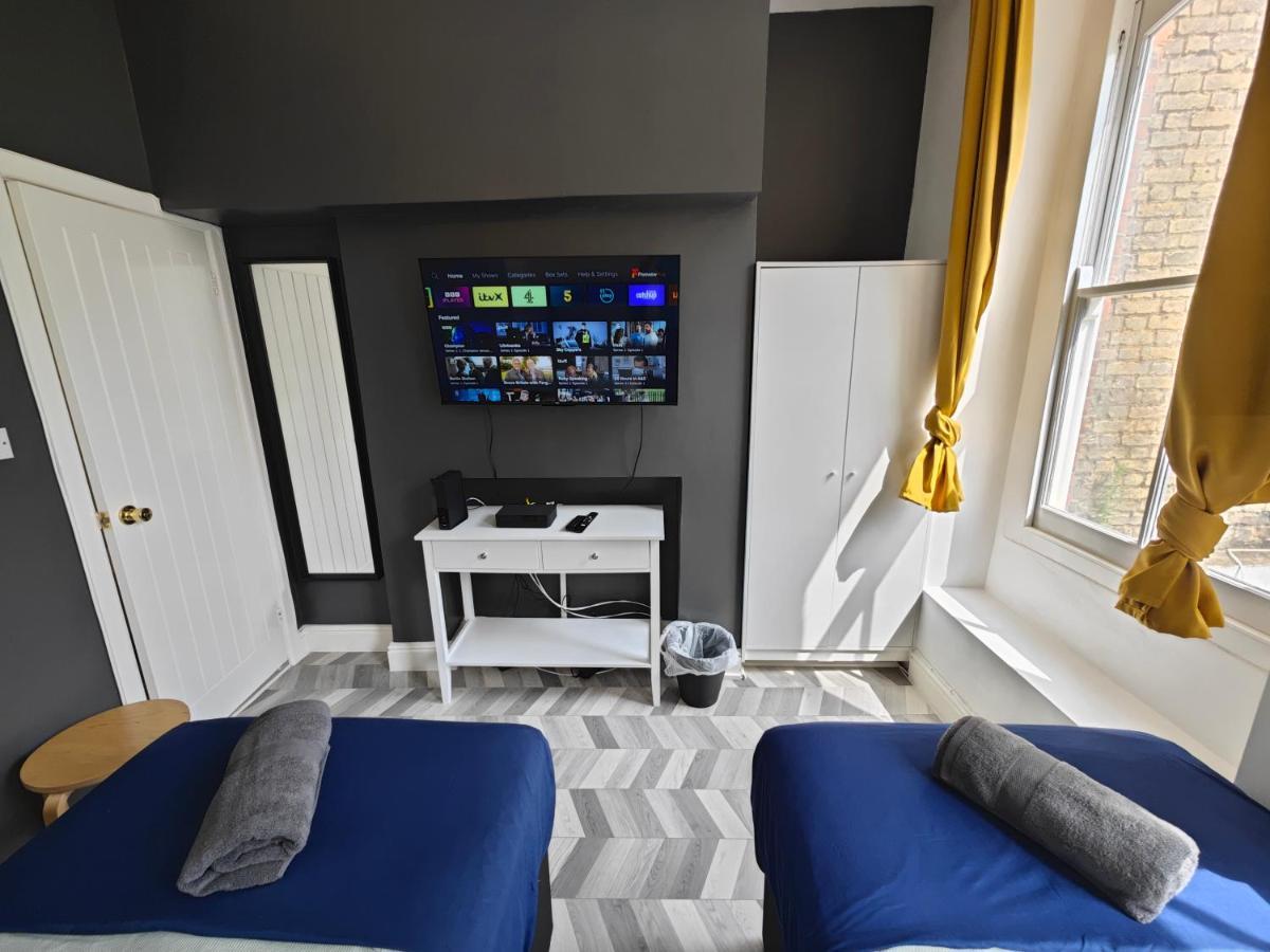 2 Bedroom 2 Bathroom Apartment In Old St - Shoreditch - Zone 1 Лондон Экстерьер фото