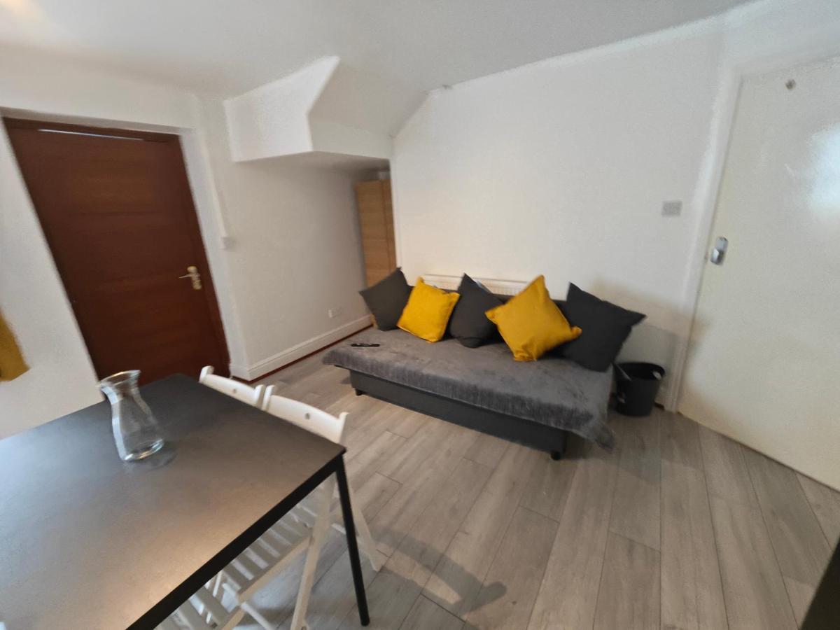 2 Bedroom 2 Bathroom Apartment In Old St - Shoreditch - Zone 1 Лондон Экстерьер фото