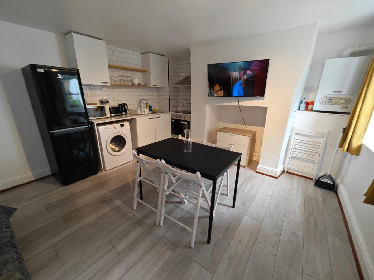 2 Bedroom 2 Bathroom Apartment In Old St - Shoreditch - Zone 1 Лондон Экстерьер фото
