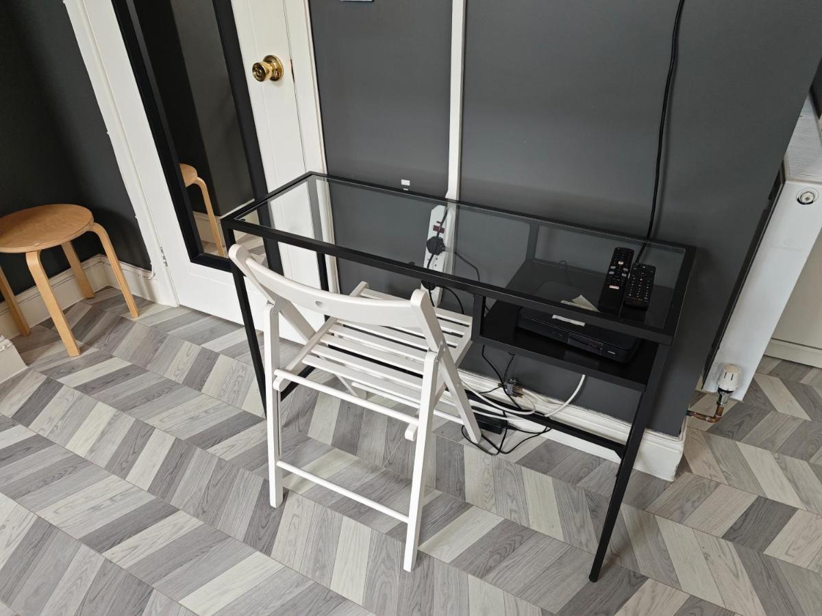 2 Bedroom 2 Bathroom Apartment In Old St - Shoreditch - Zone 1 Лондон Экстерьер фото