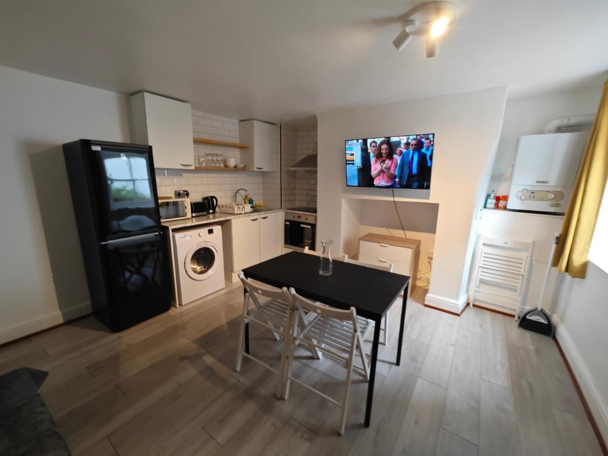 2 Bedroom 2 Bathroom Apartment In Old St - Shoreditch - Zone 1 Лондон Экстерьер фото